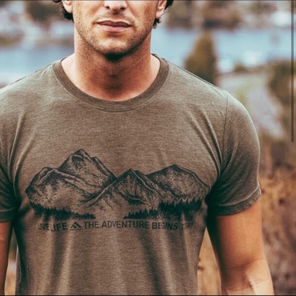 Men’s live life adventure Army Green tee - Picture 2 of 5